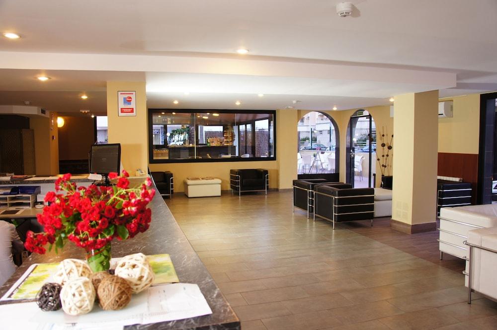 Adia Hotel Cunit Playa المظهر الخارجي الصورة