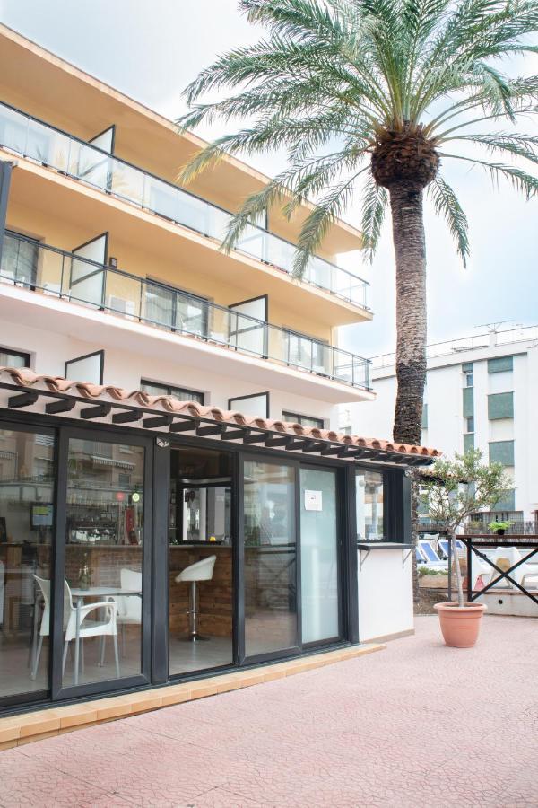 Adia Hotel Cunit Playa المظهر الخارجي الصورة