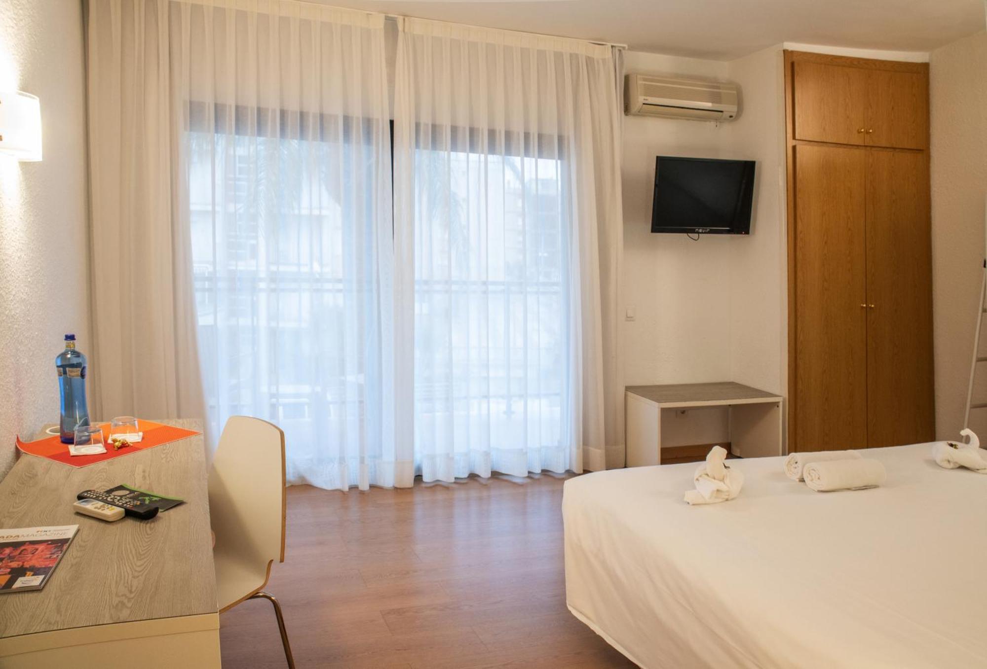 Adia Hotel Cunit Playa الغرفة الصورة